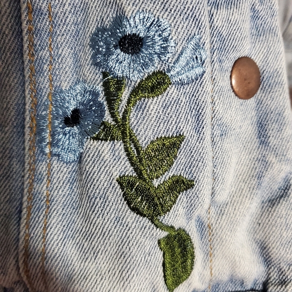 Vintage Jean jacket - Picture 5 of 10